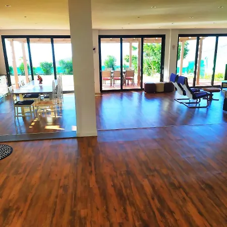 Casa Zoe فيلة أرونا